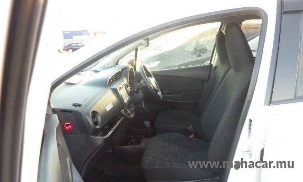 2019 Toyota Vitz photo 16