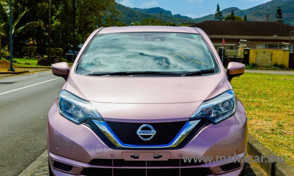 2019 Nissan NOTE E-POWER photo 2