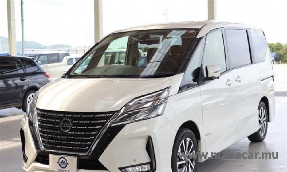 2022 Nissan SERENA, White