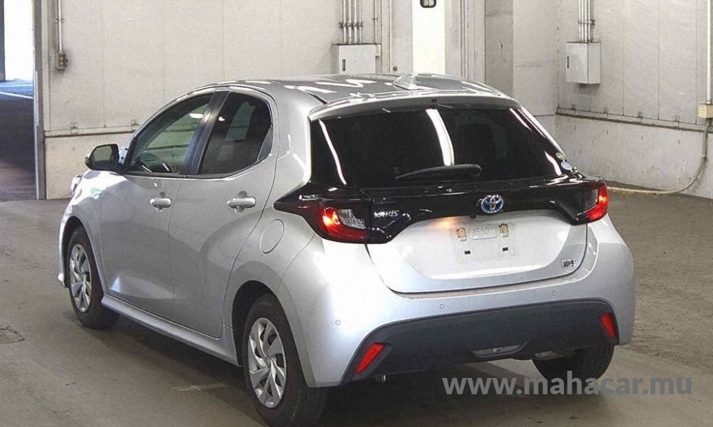 2021 Toyota Yaris Hybrid photo 5
