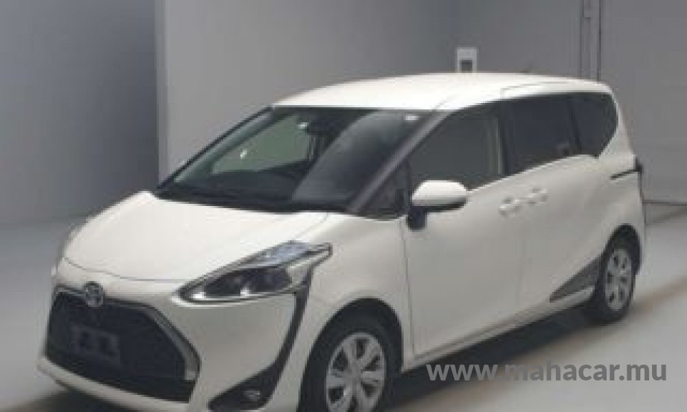2021 Toyota Sienta Hybrid, White