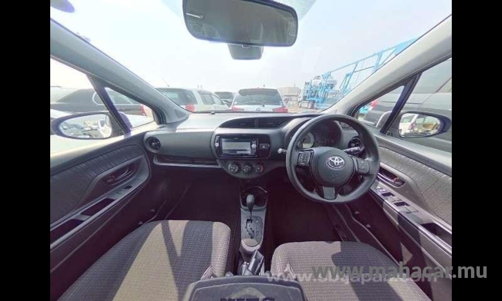 2019 Toyota Vitz photo 3