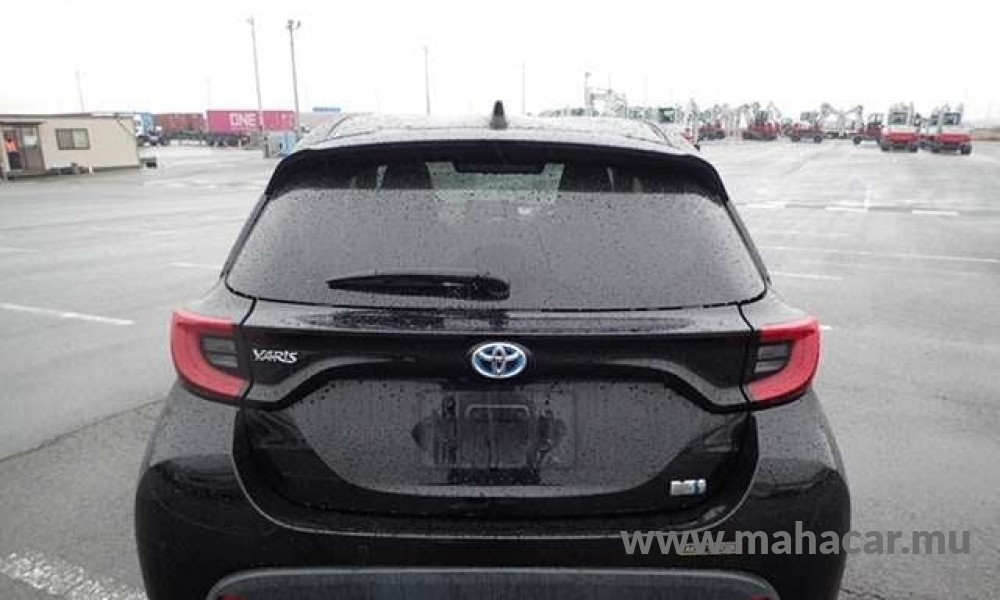 2022 Toyota Yaris Hybrid photo 5