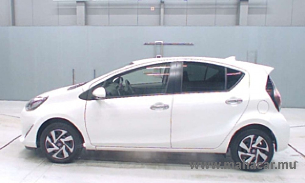 2021 Toyota AQUA photo 4