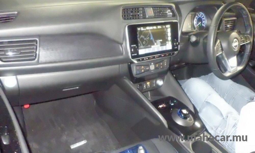 2023 Nissan Leaf photo 5