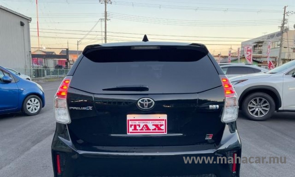 2020 Toyota Prius Alpha photo 16