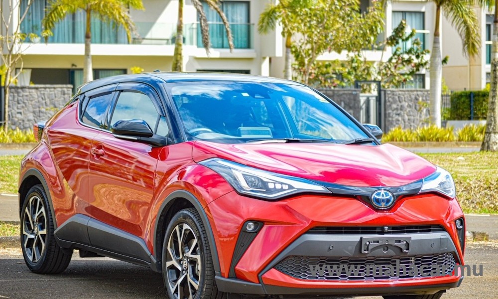 2020 Toyota CHR HYBRID photo 2