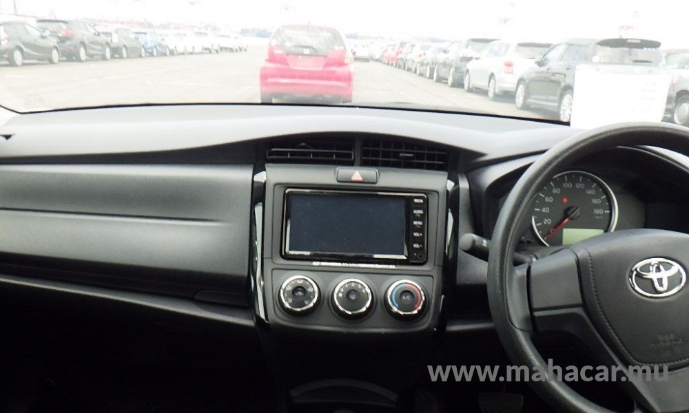 2020 Toyota Corolla Axio photo 7