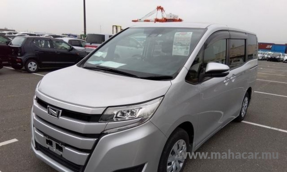 2020 Toyota Noah photo 3