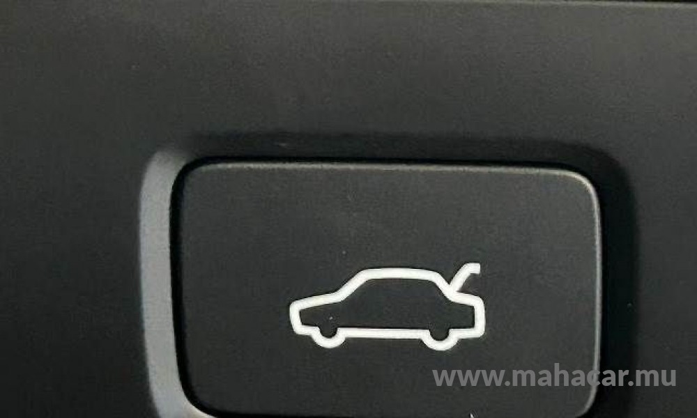 2022 VOLVO C40 photo 14