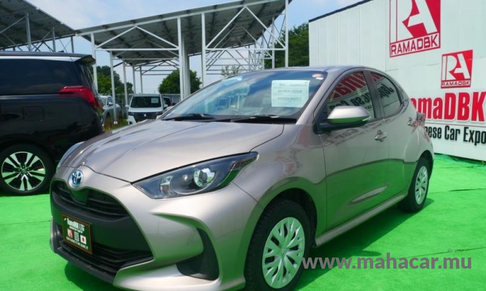 2023 Toyota Yaris Hybrid, Brown