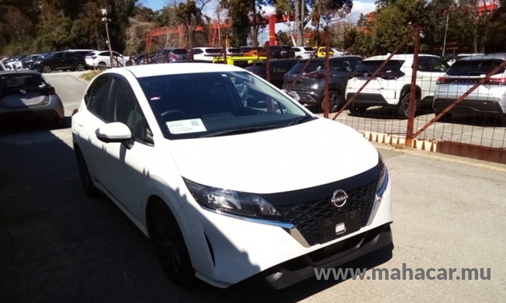 2022 Nissan NOTE E-POWER photo 2