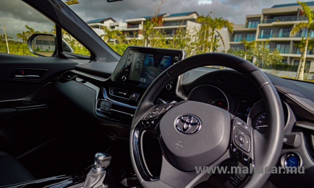 2020 Toyota CHR HYBRID photo 7