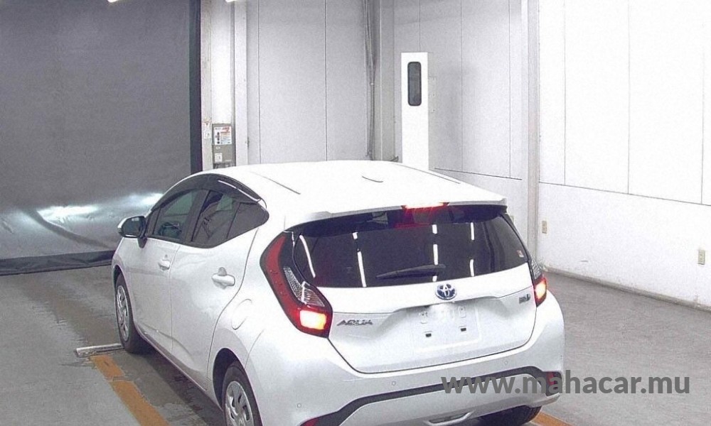 2023 Toyota AQUA photo 3