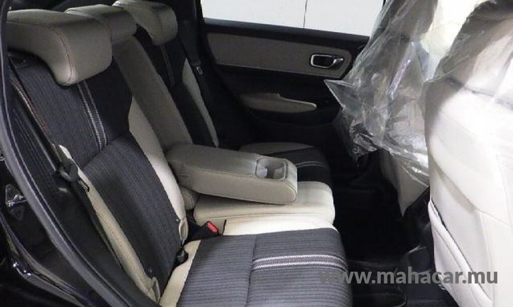 2022 Honda VEZEL HV e:PLAY photo 3