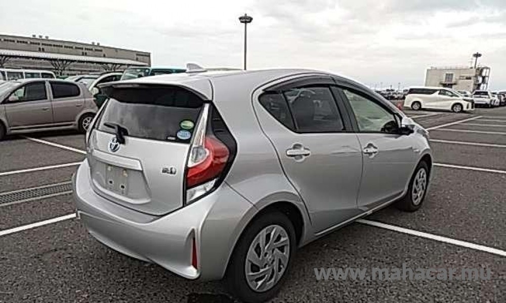 2019 Toyota AQUA photo 10