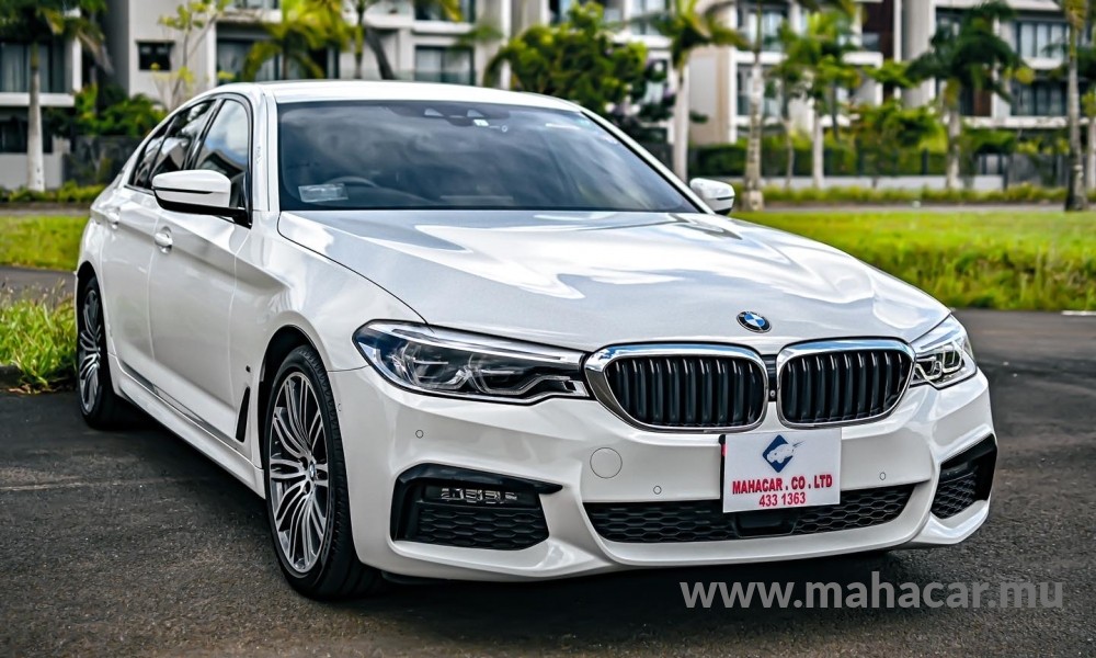 2019 BMW 530e, White
