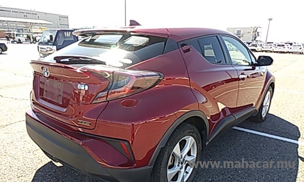 2019 Toyota CHR HYBRID photo 4