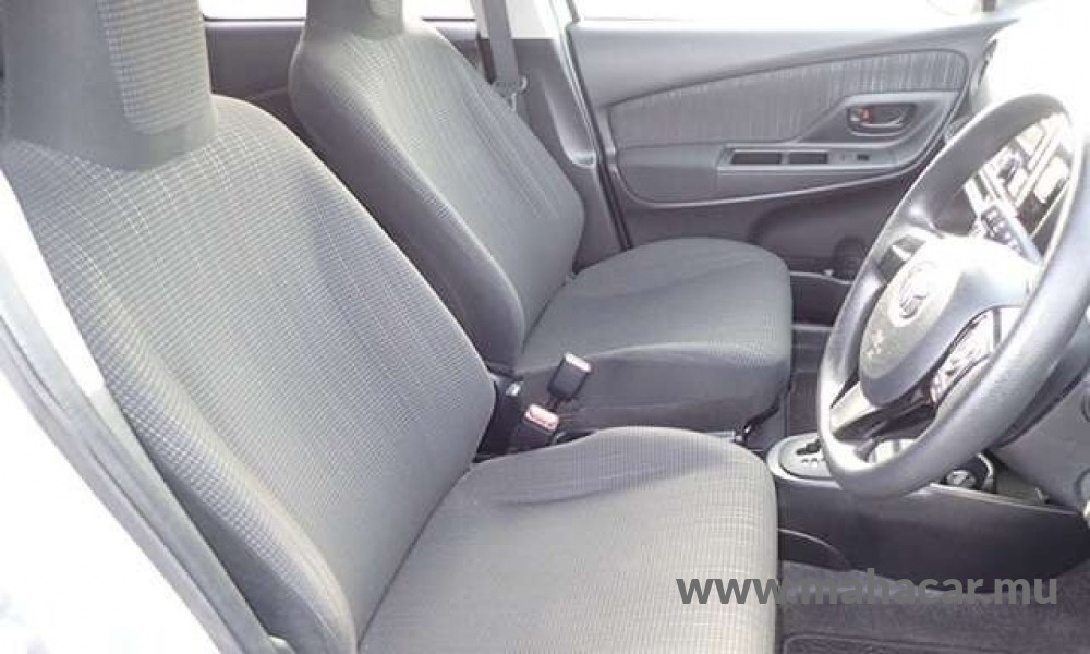 2019 Toyota Vitz photo 8