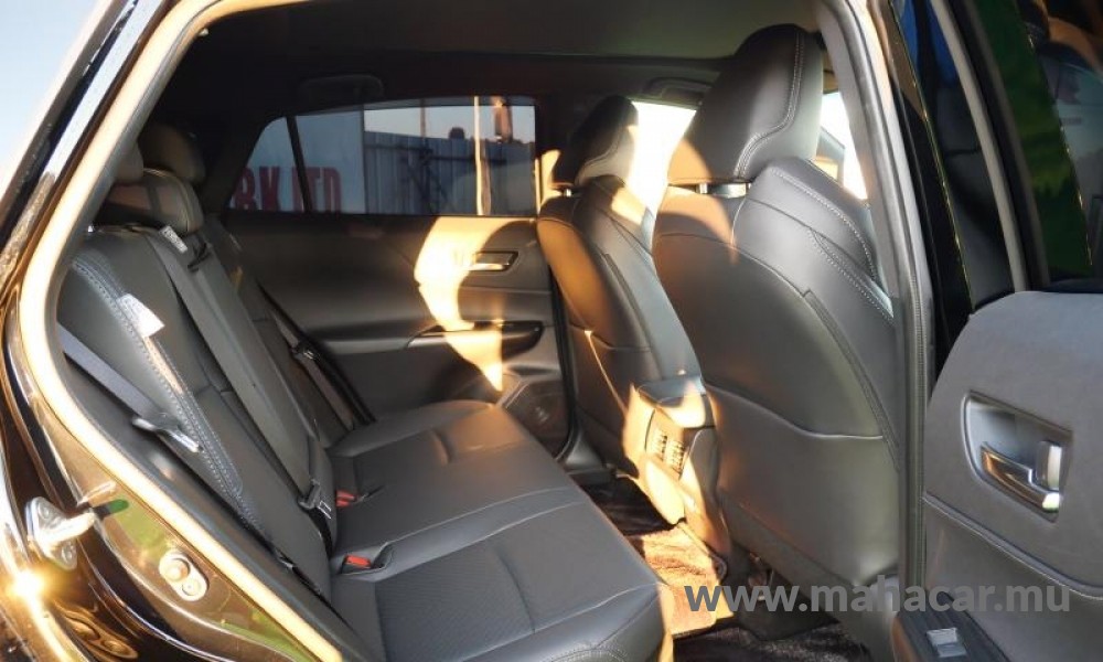 2023 Toyota Harrier photo 8
