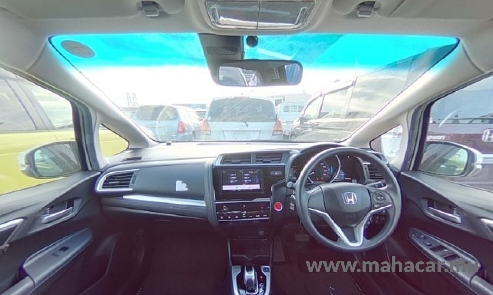 2019 Honda FIT HYBRID photo 5