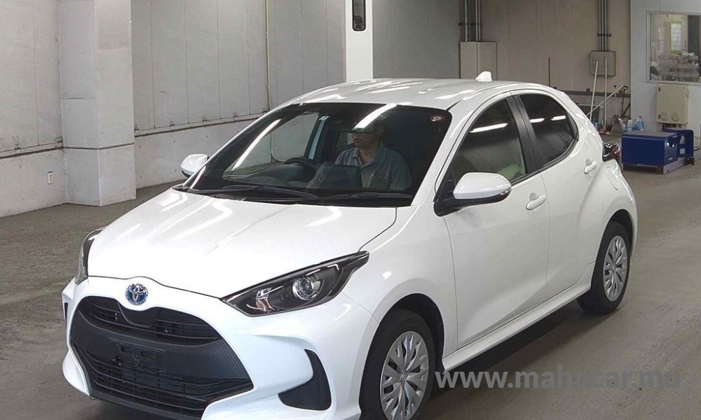 2021 Toyota Yaris, White