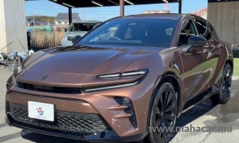 2023 Toyota Crown photo 2