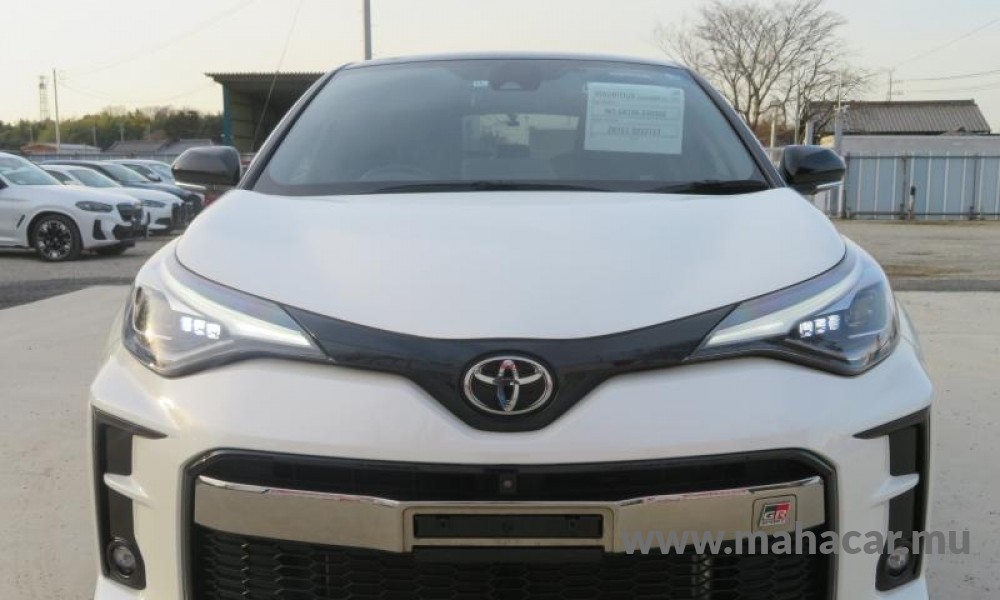 2020 Toyota CHR HYBRID photo 4