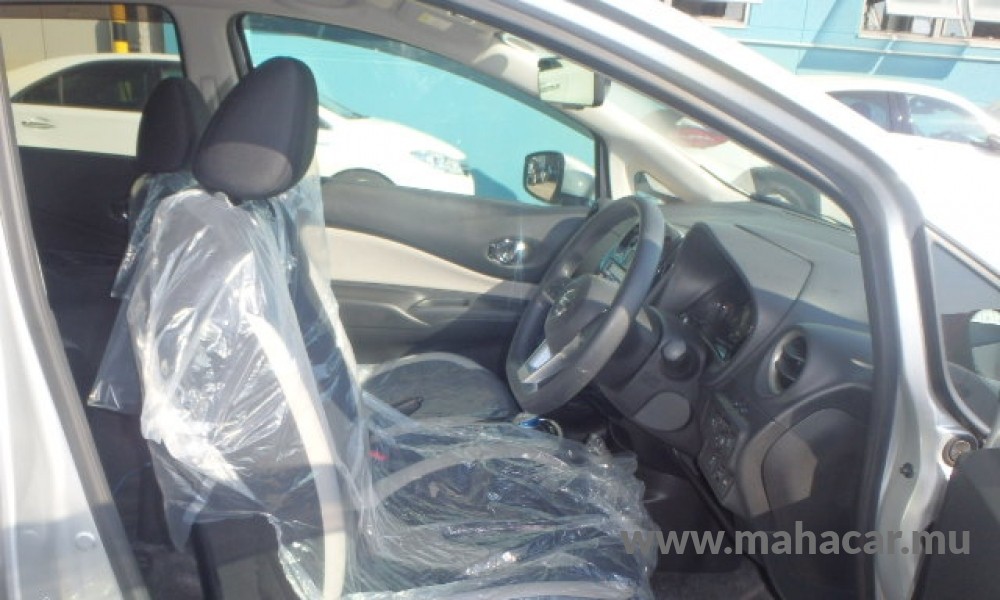 2019 Nissan NOTE E-POWER photo 7