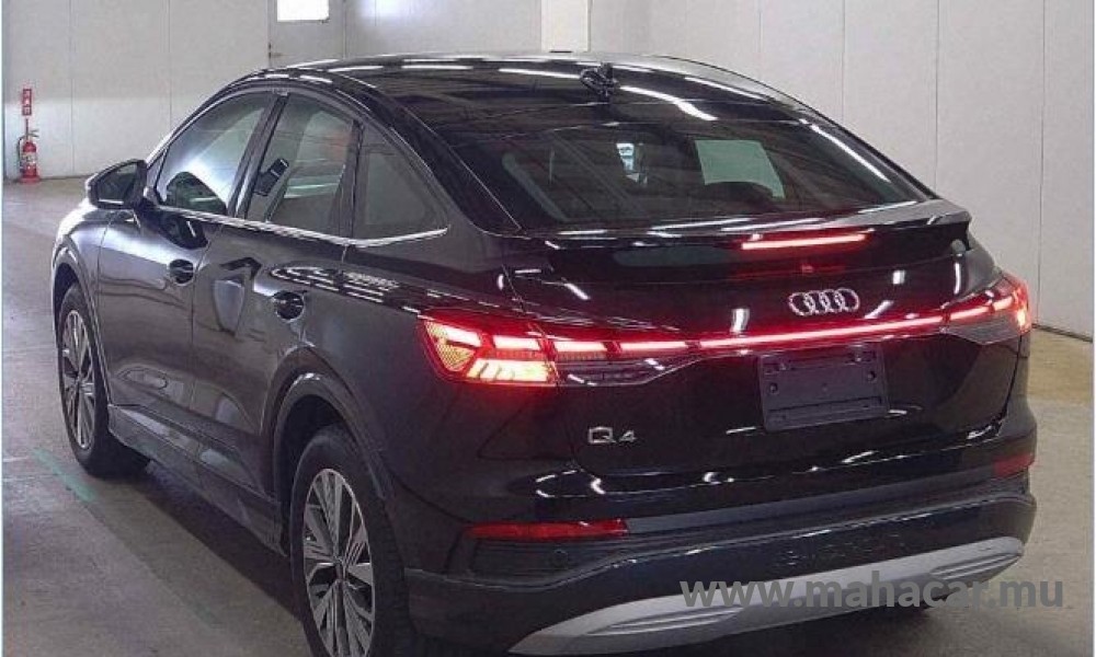 2024 AUDI Q4 photo 2