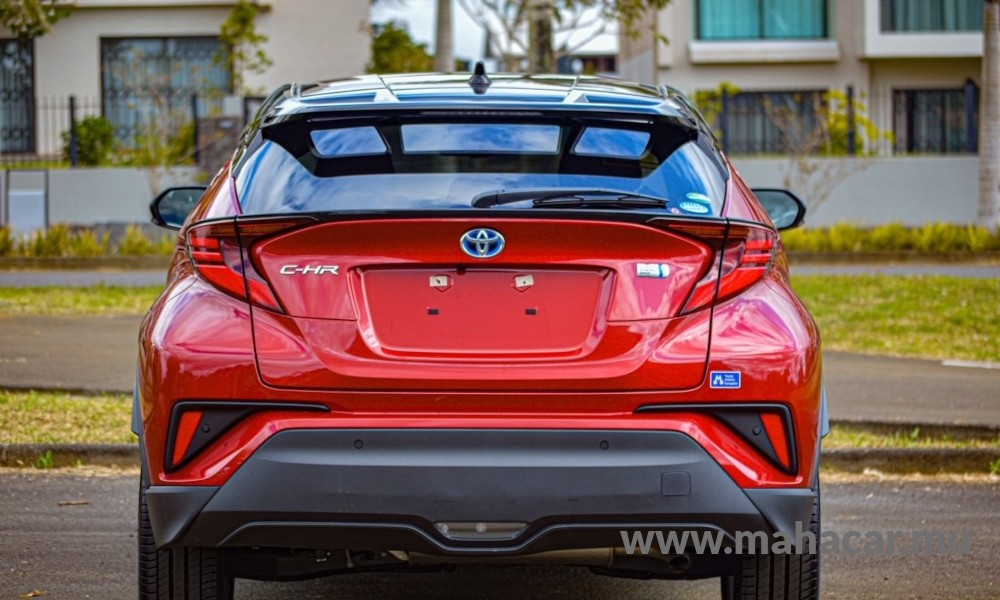 2020 Toyota CHR HYBRID photo 10