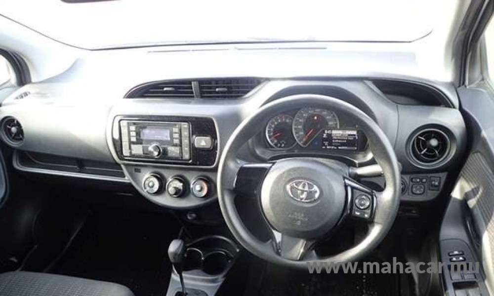 2019 Toyota Vitz photo 11