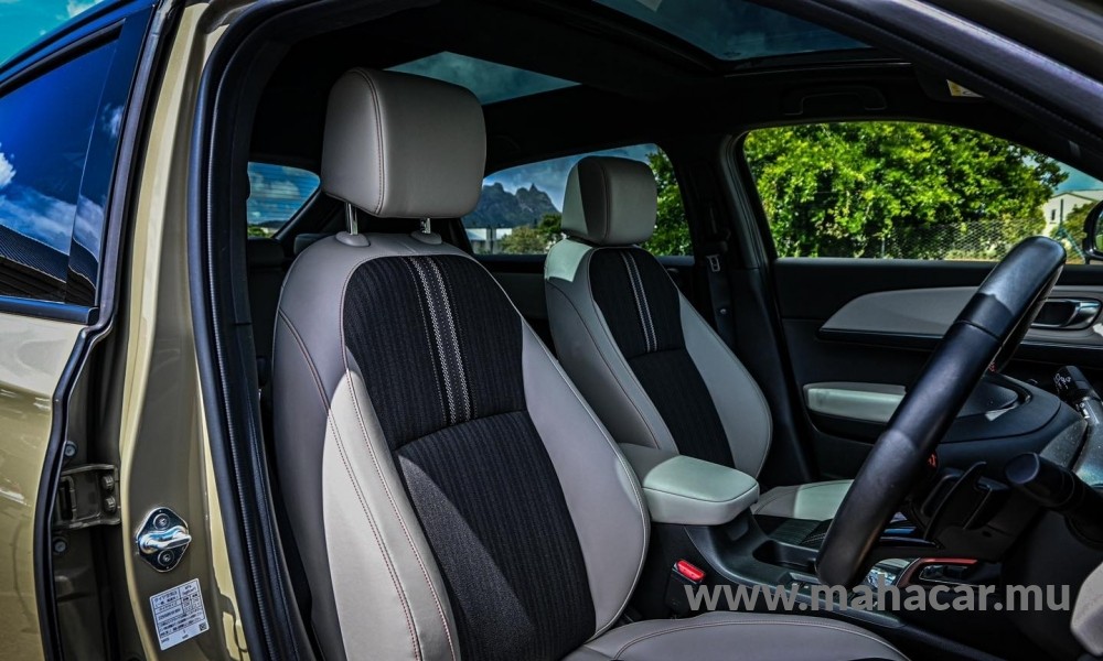 2021 Honda VEZEL HV photo 3