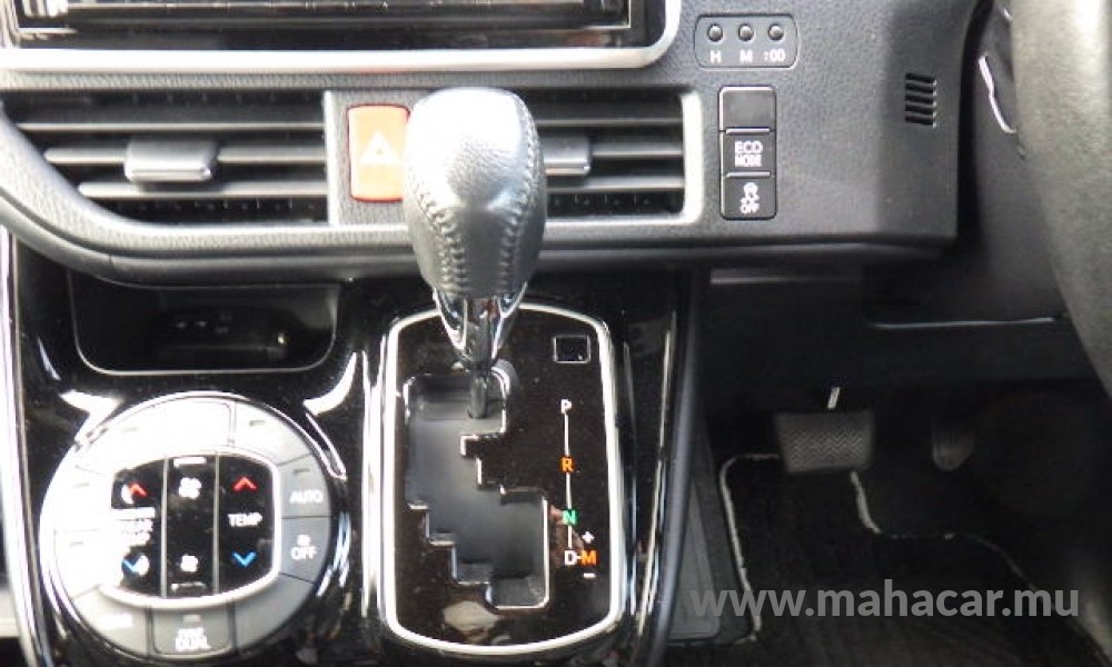 2019 Toyota Noah photo 14
