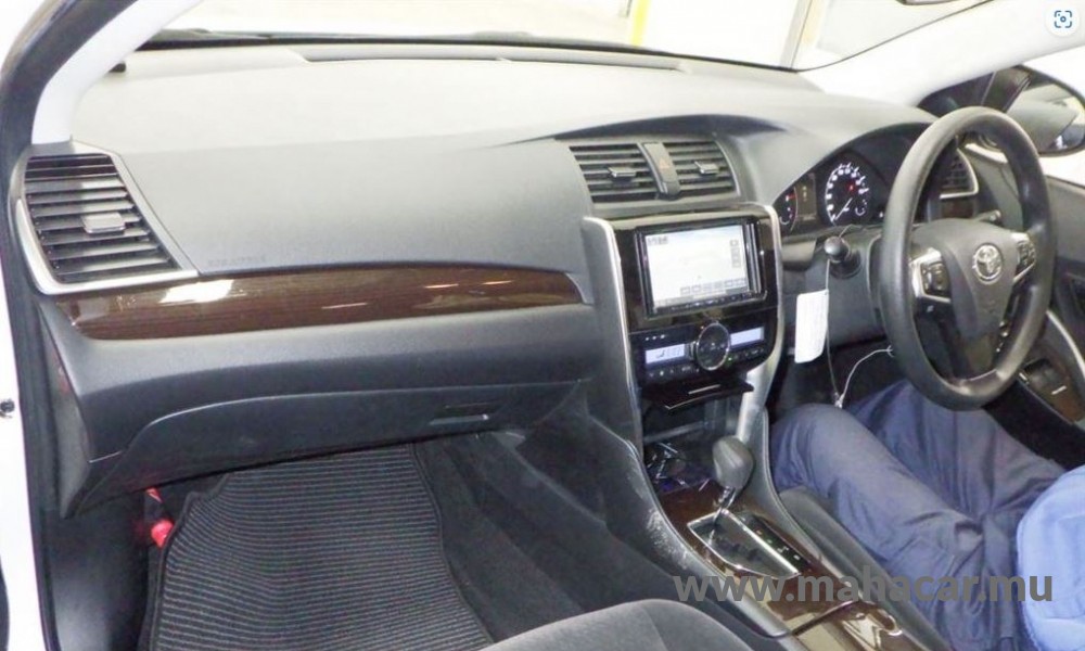 2020 Toyota Allion photo 2