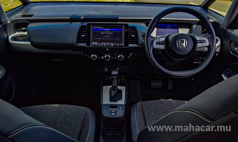 2020 Honda FIT HYBRID photo 4