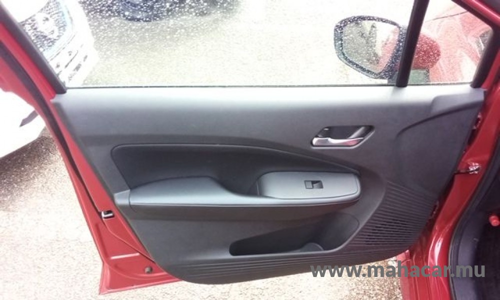 2021 Nissan NOTE E-POWER photo 13