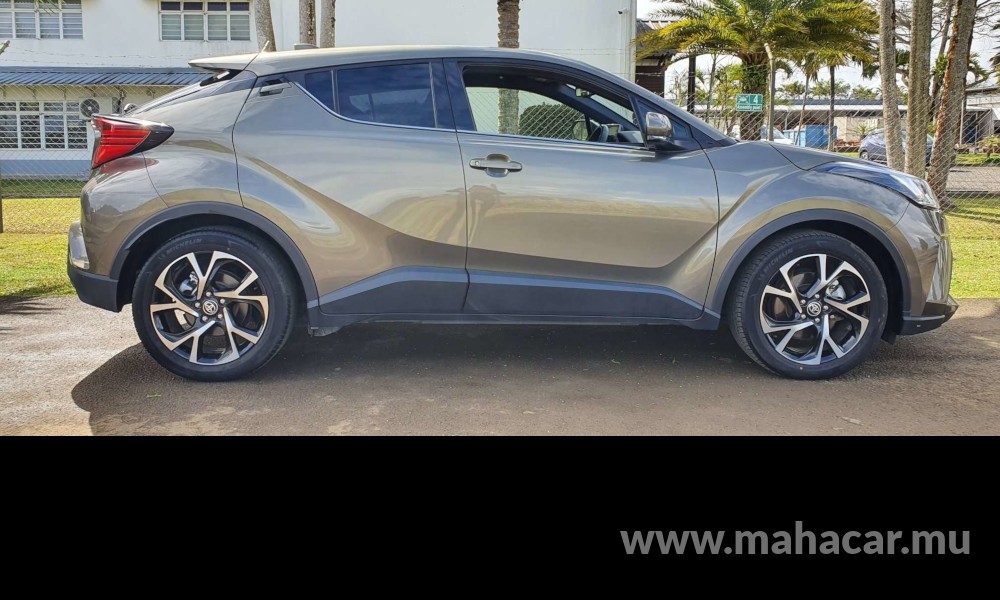 2020 Toyota CHR photo 11