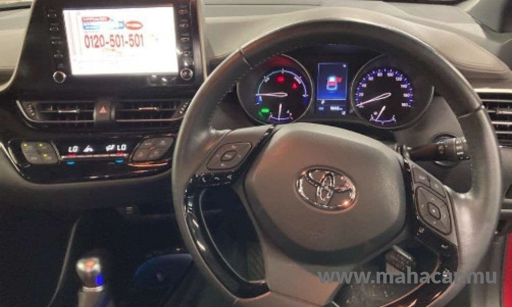 2020 Toyota CHR HYBRID photo 4