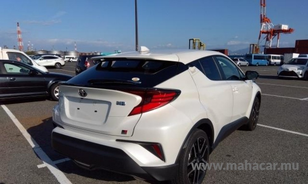 2020 Toyota CHR HYBRID photo 2