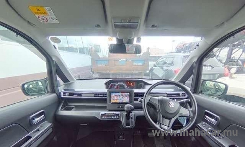2019 Suzuki Wagon R photo 3