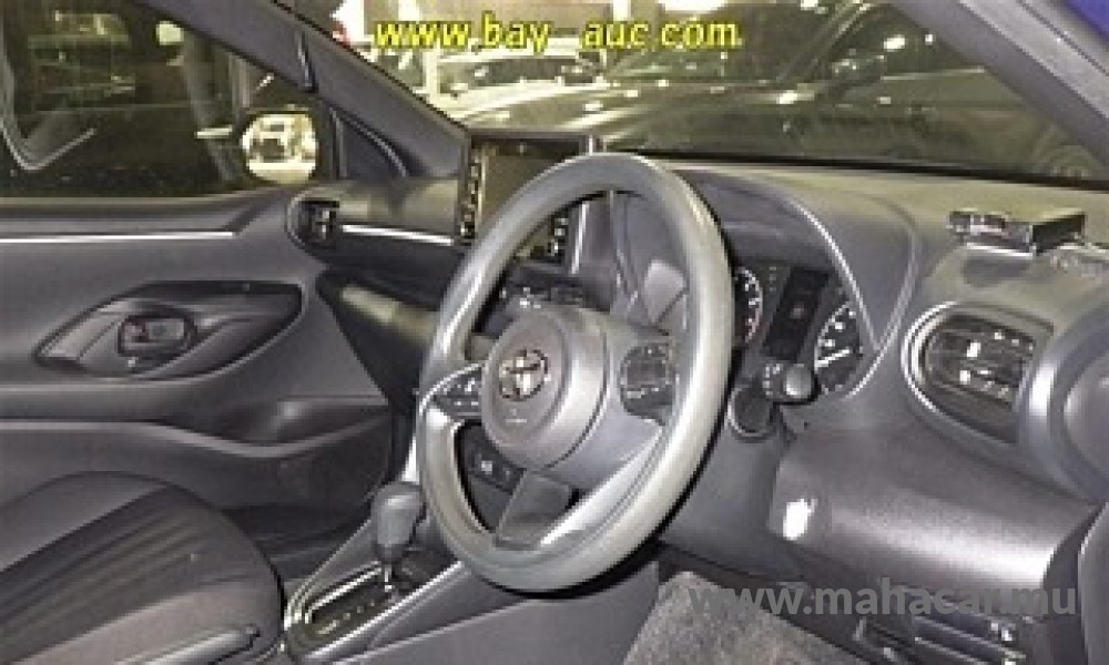 2021 Toyota Yaris photo 3