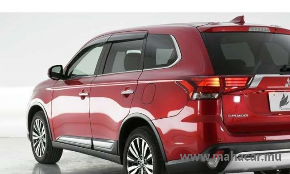 2020 Mitsubishi Outlander photo 5