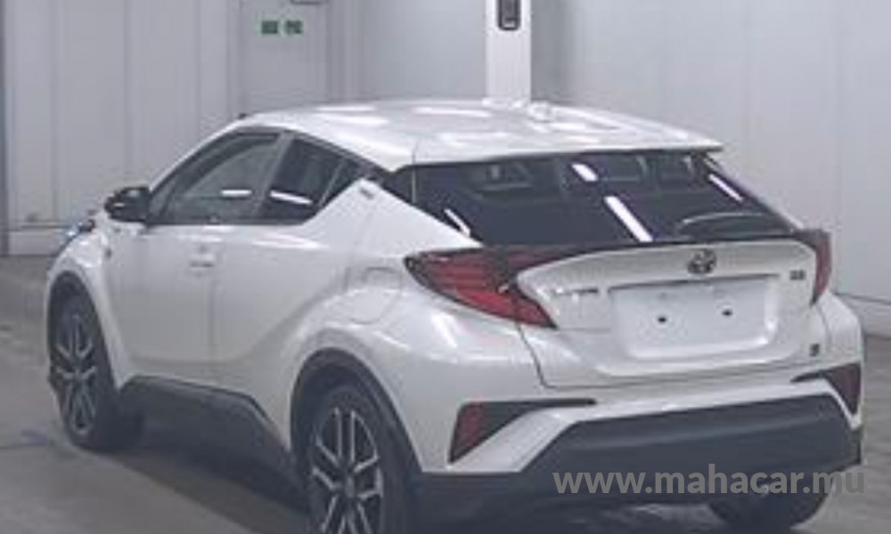 2020 Toyota CHR HYBRID photo 2