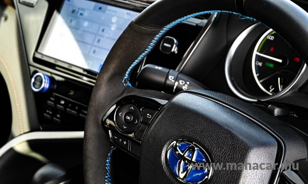 2019 Toyota Camry photo 7