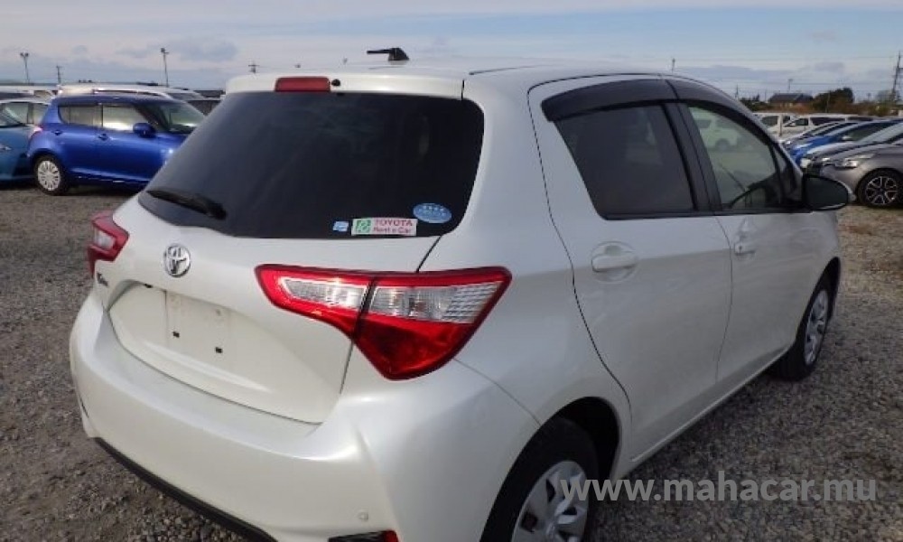 2019 Toyota Vitz photo 15
