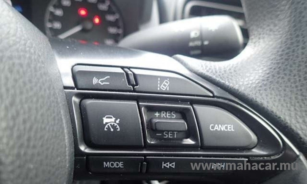 2022 Toyota Yaris Hybrid photo 17