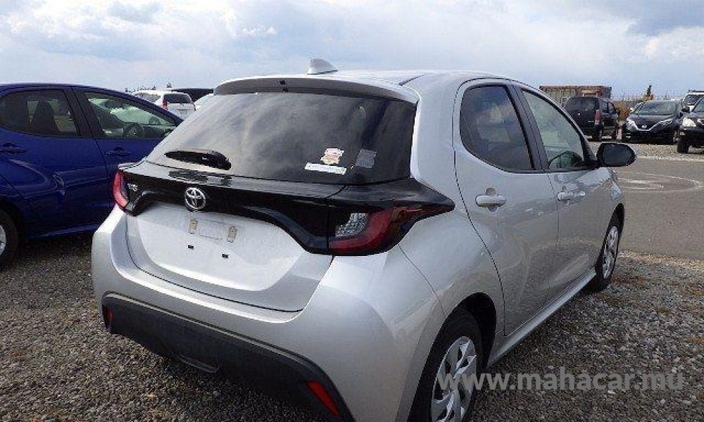 2021 Toyota Yaris photo 3