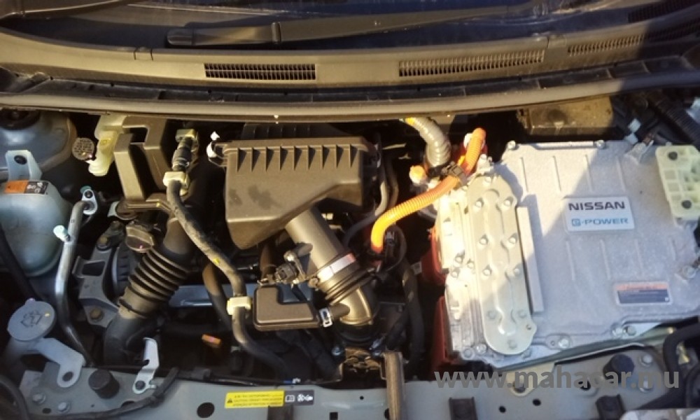2020 Nissan NOTE E-POWER photo 4