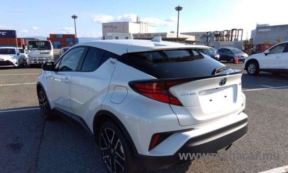 2020 Toyota CHR HYBRID photo 3